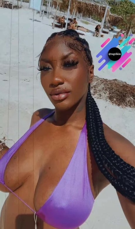 Aya Nakamura star du porno parfaite photos