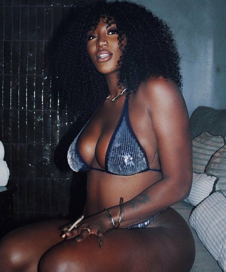 string gros cul onlyfans gratuit belle des photos