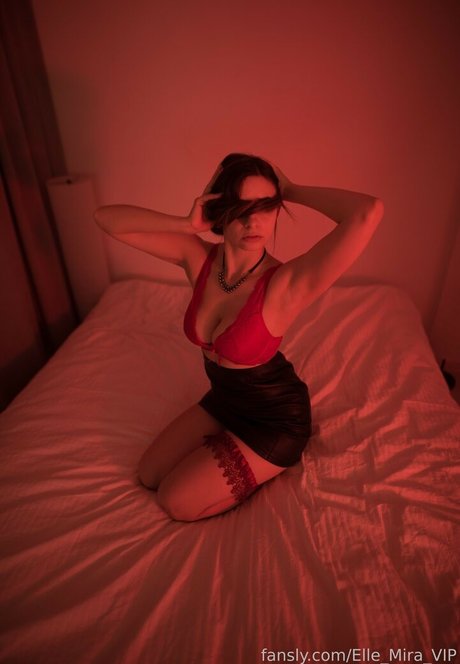 elle mira dance top star archive