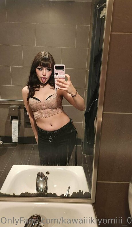 Rue Hernandez actrice sexy images