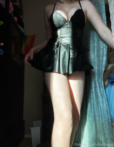 faythegay étoile nue photo