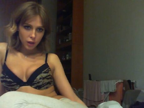 Oxana Streltsova actrice érotique collection