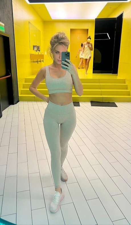 Oxana Streltsova star du porno gratuit galerie