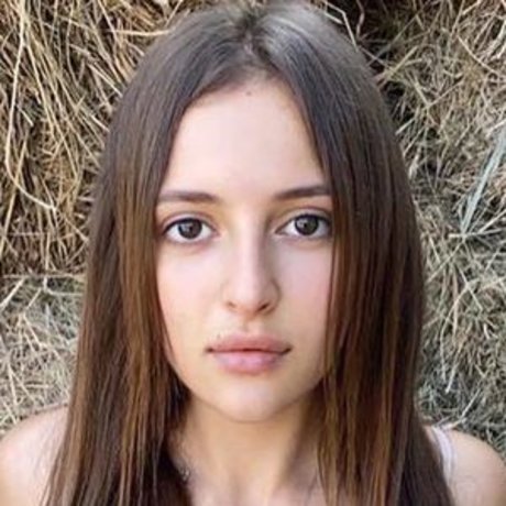 Zlatoslava Sharvarok haut modèle img