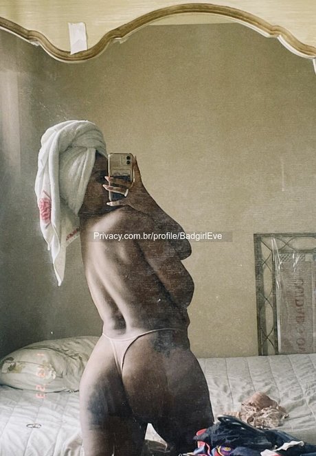 Badgirl Eve modèle porno des photos