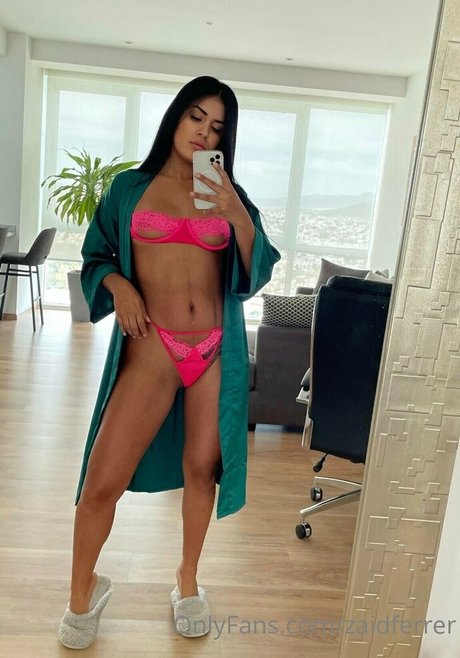 non seulementfans assez érotique collection