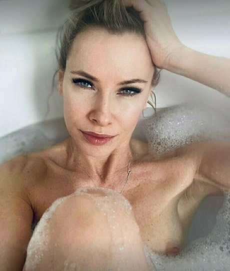 milf aux cheveux noirs onlyfans gratuit de haute qualité photos