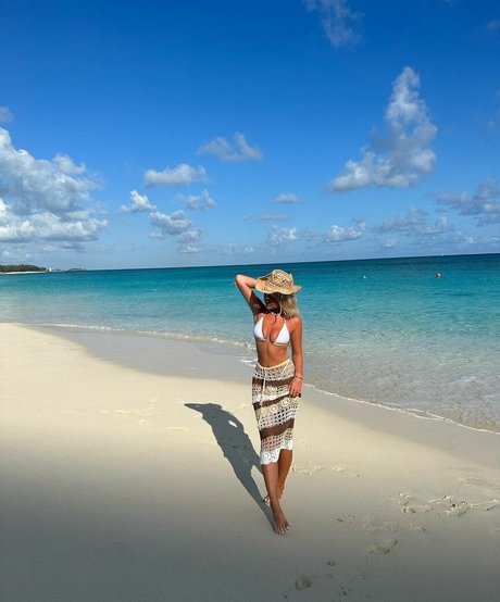 Phoebe Isobel actrice xxx collection