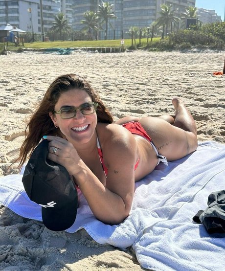 Priscila Fantin modèle nu galerie