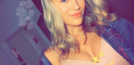 chaton courbé onlyfans sexe de haute qualité photo