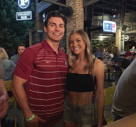 Holly Cloar star du porno gratuite galeries