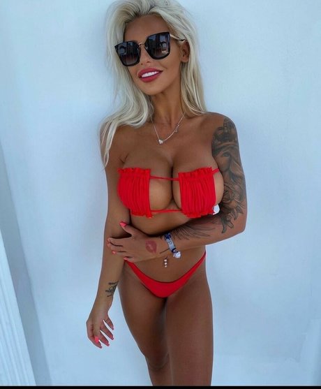 Nikola Rihova modèle magnifique des photos