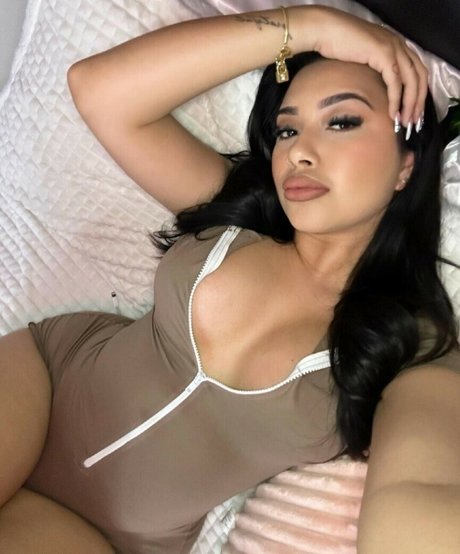 Byspanishcvndy modèle xxx photo