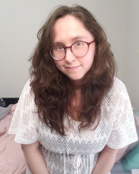 Leycantplay actrice hd des photos