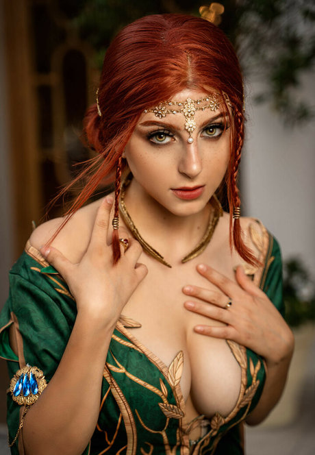 blonde aux gros seins onlyfans bel adulte des photos