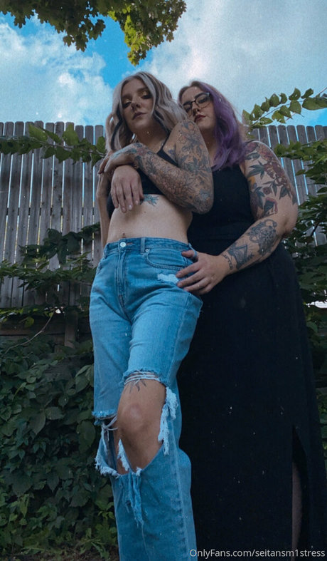 grand-mère onlyfans assez nue photos