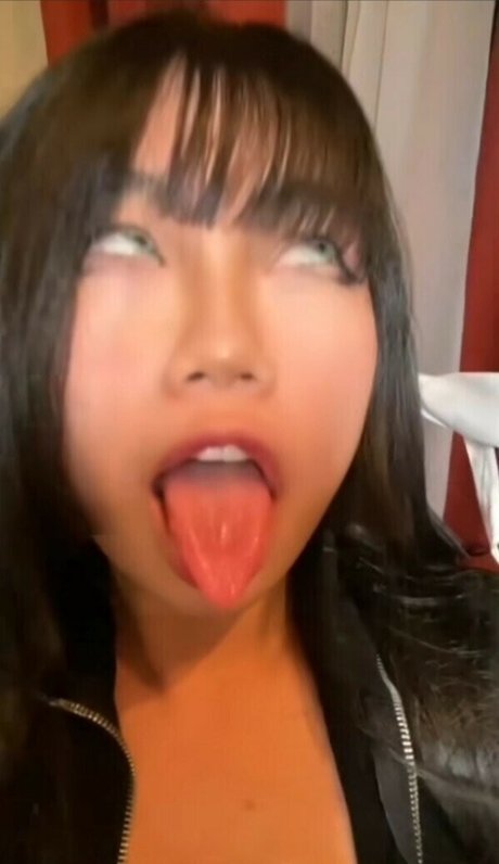 Vi haiyenn actrice érotique collection