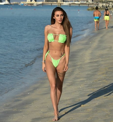 Chloe Veitch nus étoiles photos