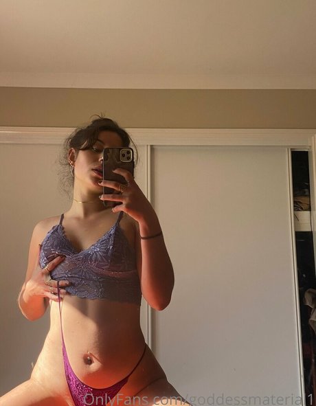 Goddessmaterial1 étoile exclusive img