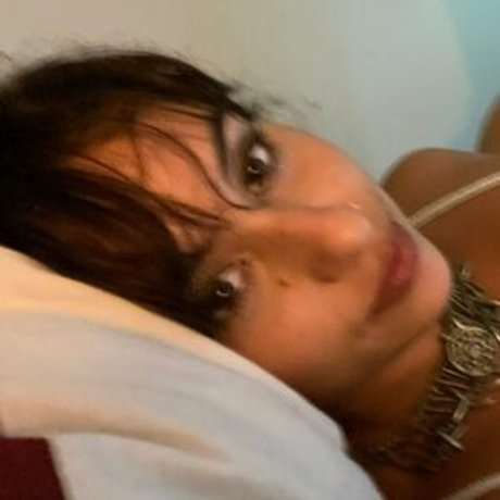 Goddessmaterial1 modèle chaud galeries