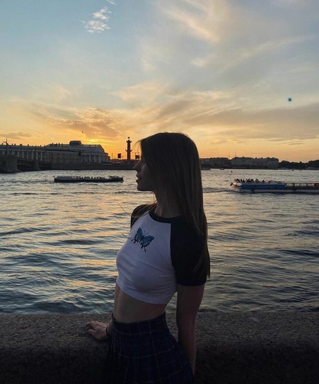 Anastasia Ditmar modèle chaud galeries