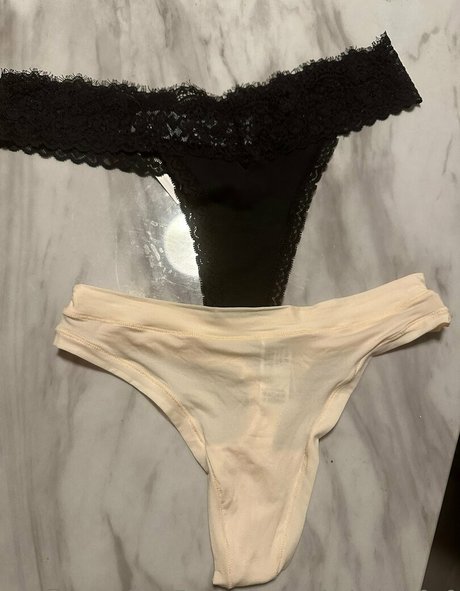 tatouages ​​blonds onlyfans top pornographique photo