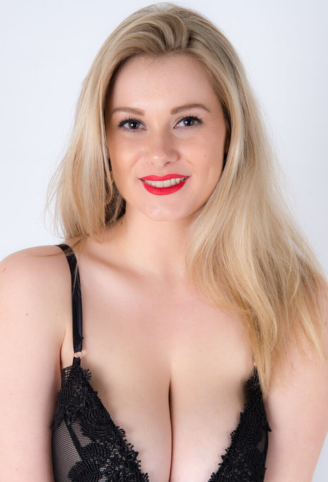 Natalie Juliet Deadman mannequin photos