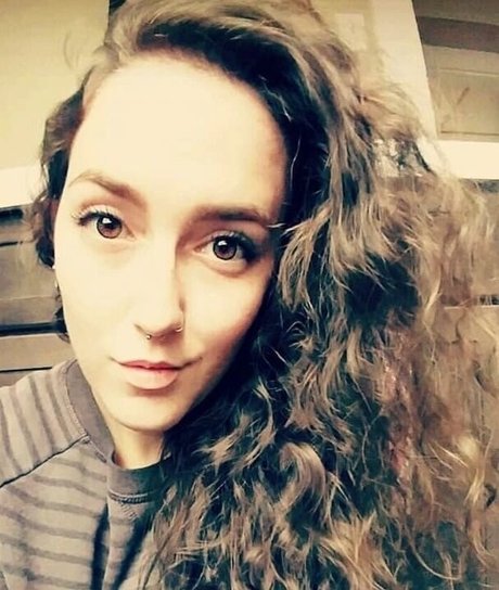 etidsteaz29 star du porno en haute qualité image