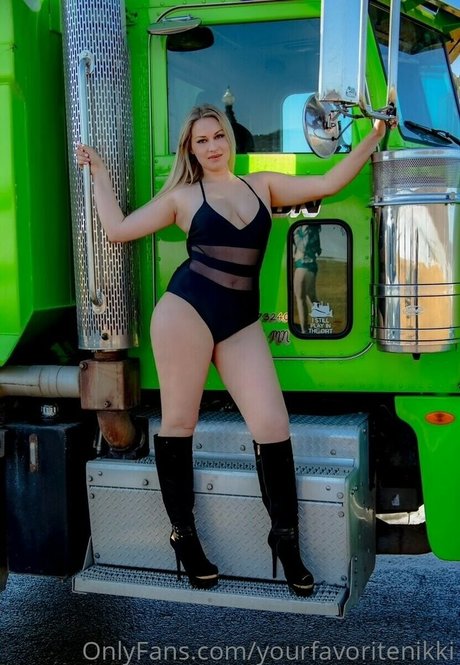 Nikki Baker Fotoaufnahmen