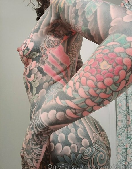 plage seins nus onlyfans pornographique adulte photo