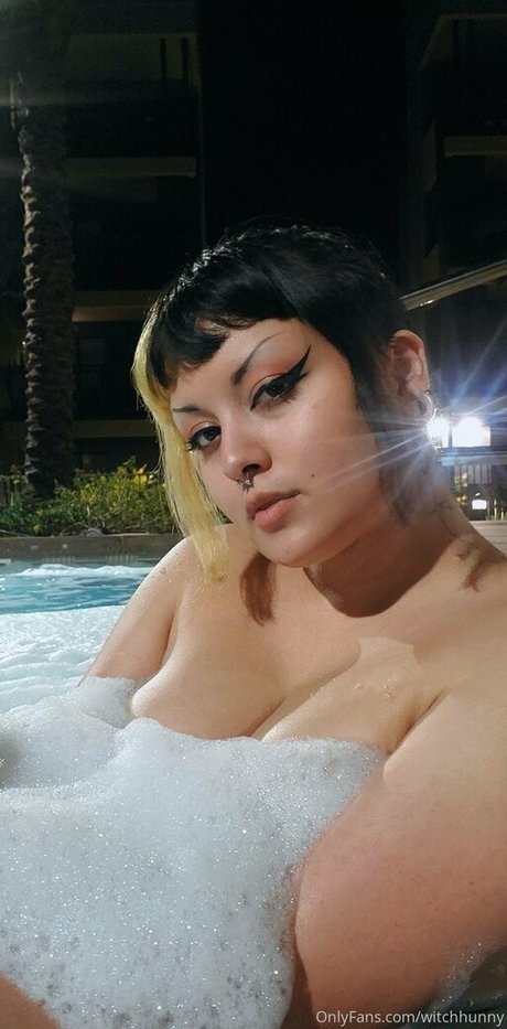 witchhunny nus de stars du porno photo