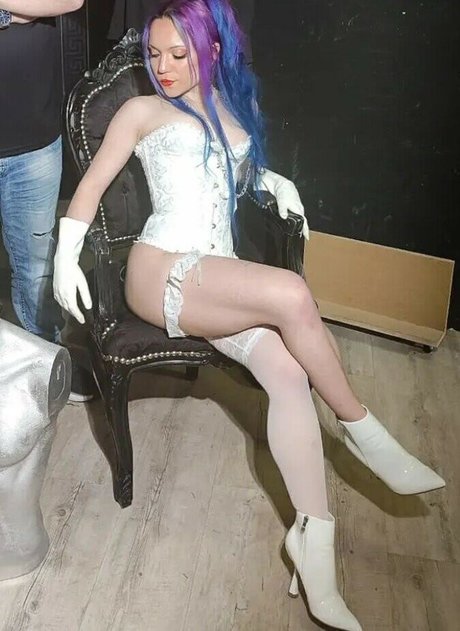 Mistress Dahlia Zozo actrice nue photo