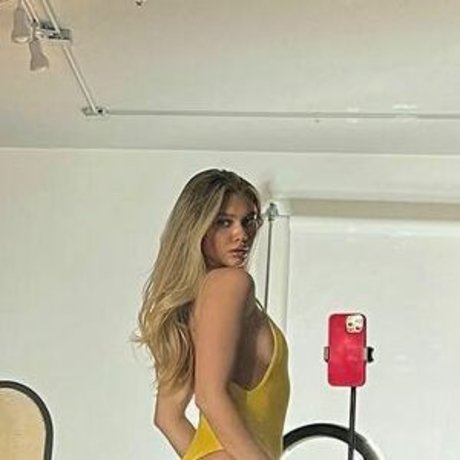 Mariel Alverez Fernandez mannequin archive