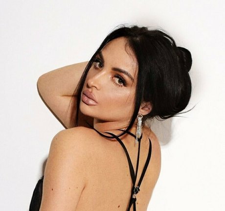 nasty brunette actrice chaude archive