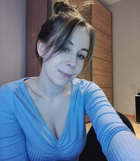 actuallyalisa modèle porno image