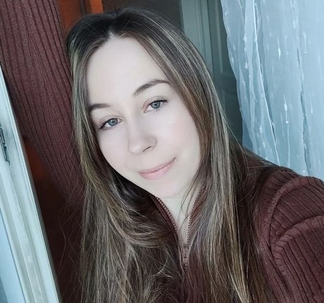actuallyalisa art modèle des photos