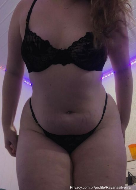 Rayana Silveira modèle adulte des photos