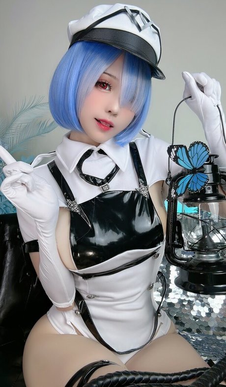 Mikomikoww modèle xxx galerie