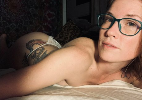 Skyra Fox joli modèle archive