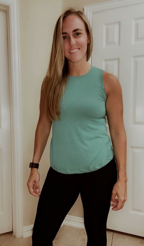 BikiniSquats art étoile galerie