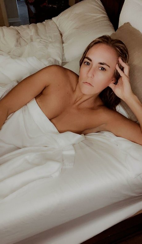 BikiniSquats modèle xxx photo