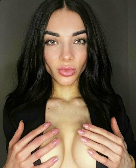 naskusia actrice nue galerie