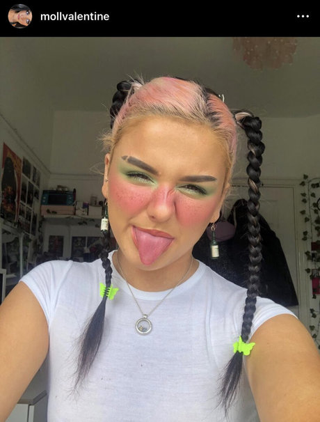 Moll Valentine actrice sexy collection