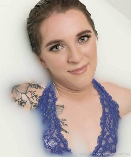 éjaculation extrême uniquementfans chaud et sexy image