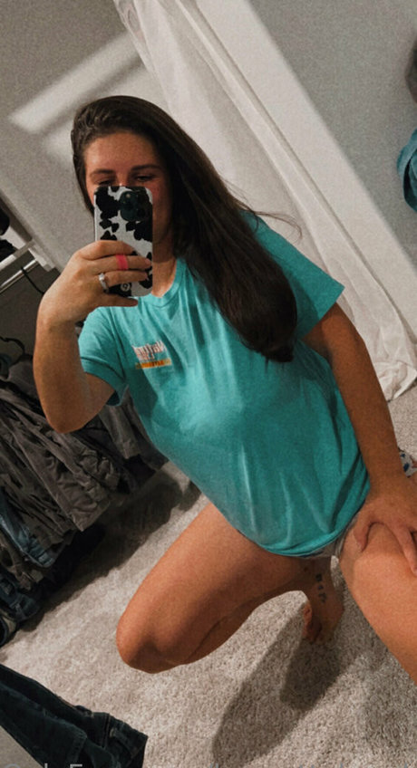 brunettebombshell13 actrice nue galeries