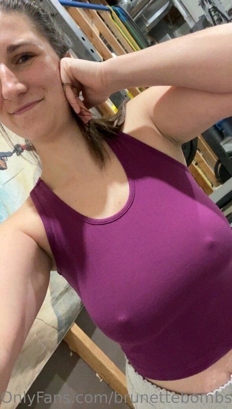 brunettebombshell13 étoile chaude photos