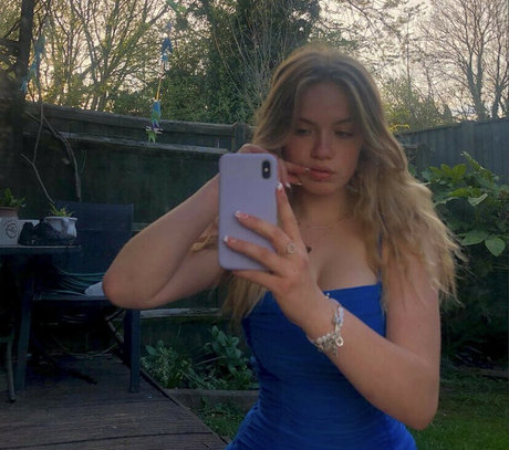 charlottebrayy star du porno sexy archive