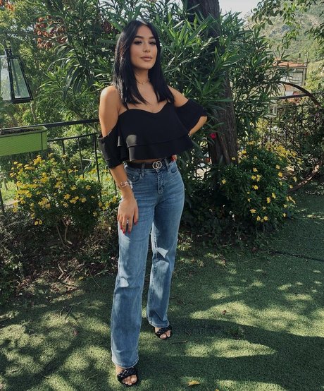 déshabillage onlyfans exclusif sympa galerie