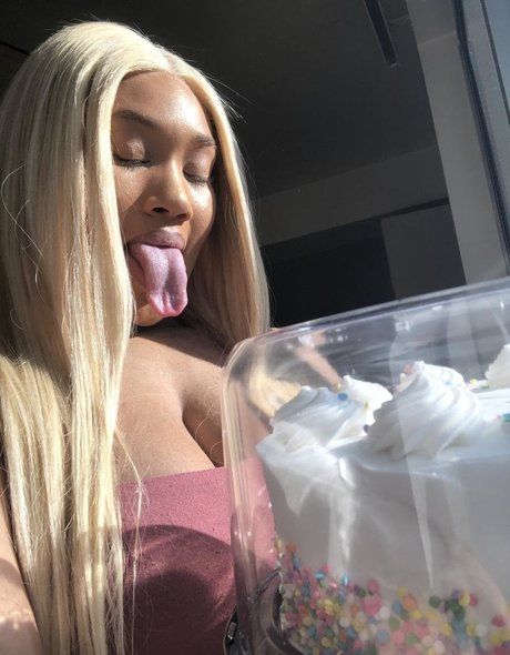 yungmedusa7 star exclusive photo