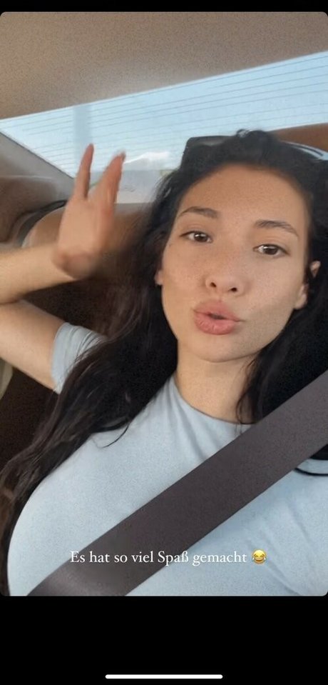 Paola Maria art star du porno des photos